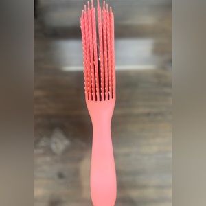 Detangling brush